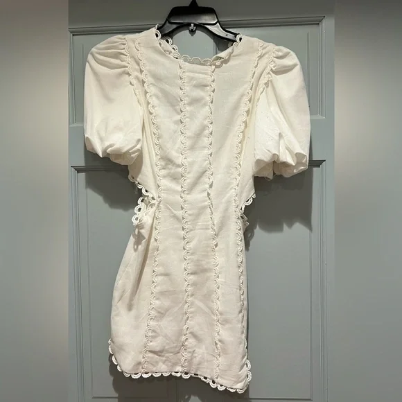 Showpo white dress - Picture 2 of 4